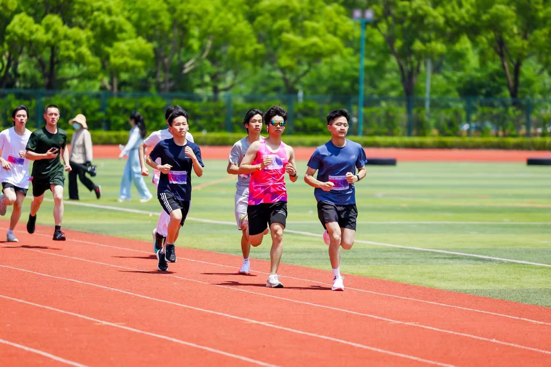 2025年上海工程技术大学运动会举行