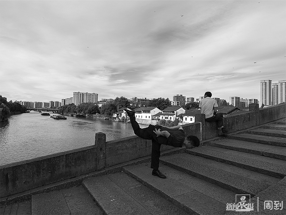 说明:http://resource.zhoudaosh.com/files/cimages/2019/20190823/2f6939c0407d6b2f73fe64b8518c316f5c612c85.jpg!zhoudaosh_corner